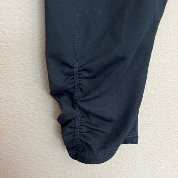 Fabletics  Crop  Leggings - Picture 4 of 8